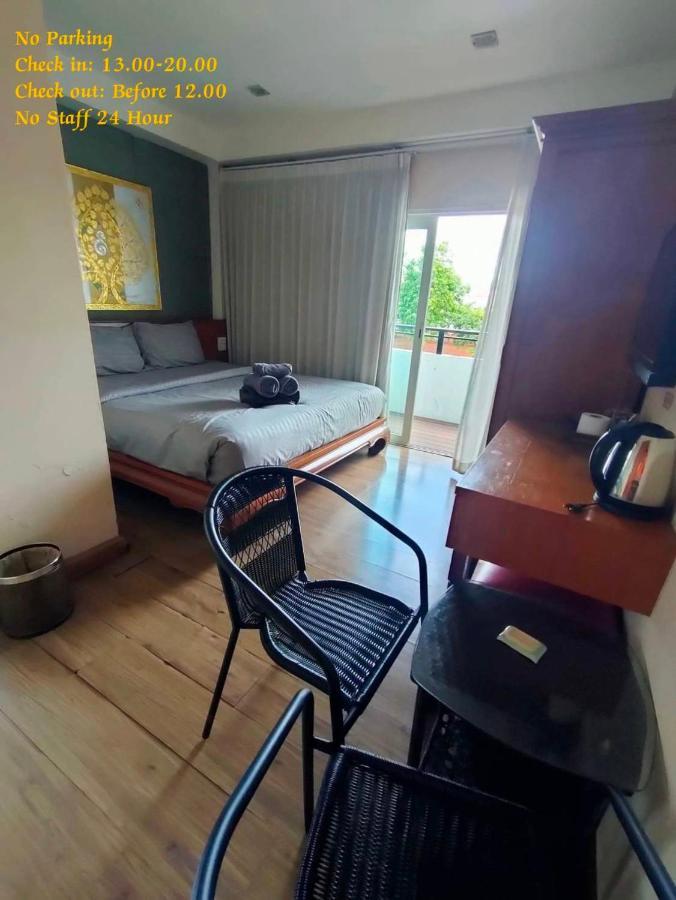 Hotel Eastgate à Chiang Mai Extérieur photo