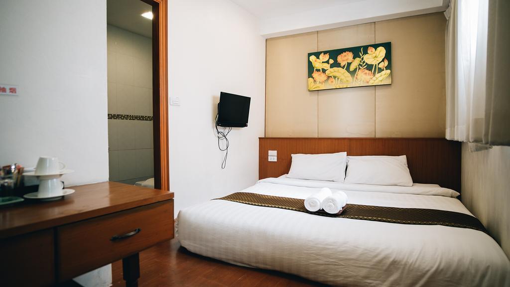 Hotel Eastgate à Chiang Mai Extérieur photo