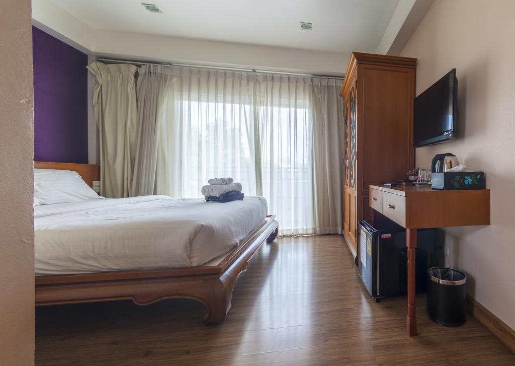 Hotel Eastgate à Chiang Mai Extérieur photo